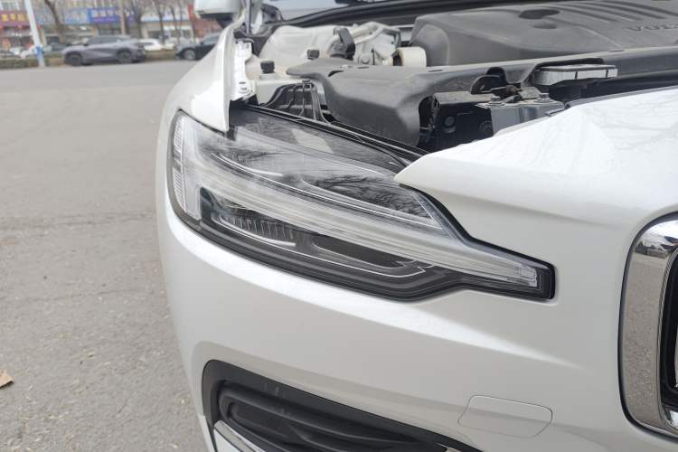 Used Volvo S60 2025 B4 Zhiyi Luxury Edition Right Front Headlight