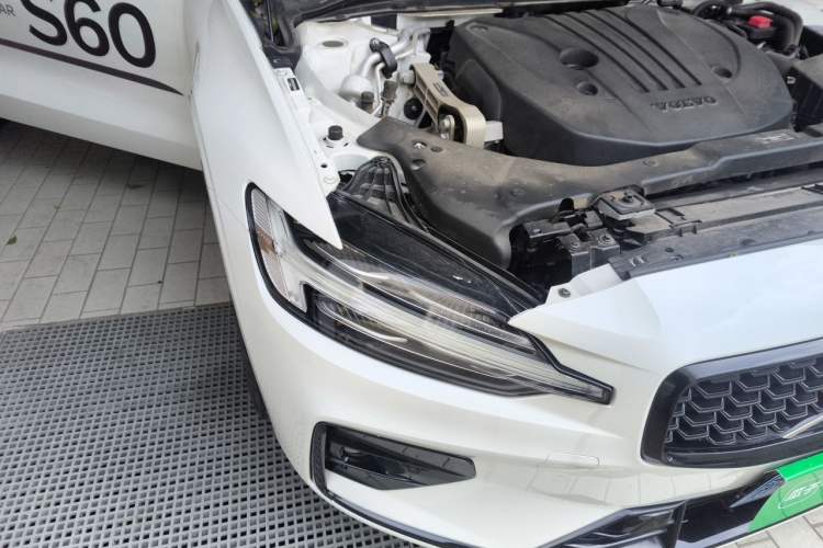 Used Volvo S60 2025 B5 Zhiya Sport Edition Right Front Headlight