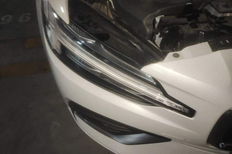 Used Volvo S60 2025 B4 Zhiyi Luxury Edition Right Front Headlight