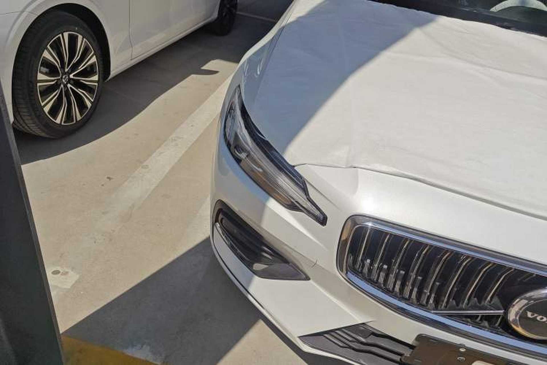 Used Volvo S60 2025 B4 Zhiyi Luxury Edition Right Front Headlight