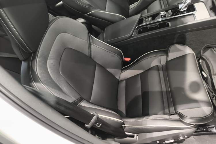 Used Volvo S60 2025 B5 Zhiya Sport Edition Right Front Seat