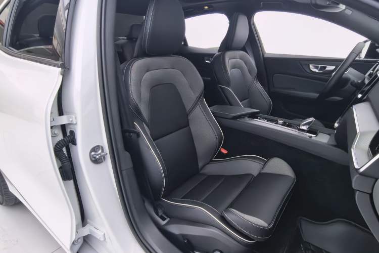 Used Volvo S60 2025 B4 Zhiyuan Sport Edition Right Front Seat
