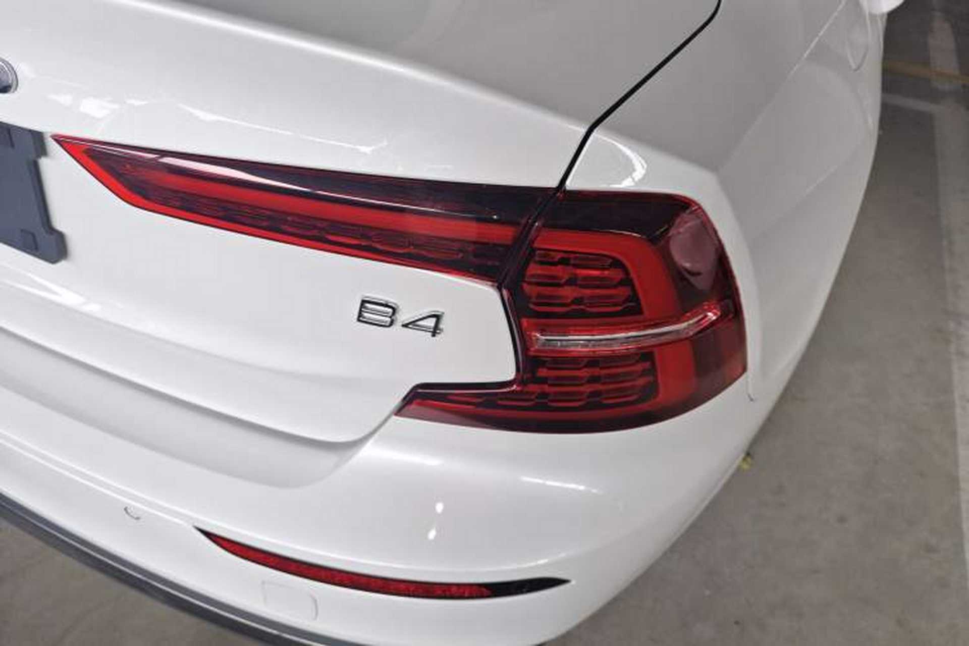 Used Volvo S60 2025 B4 Zhiyuan Luxury Edition Right Rear Taillight