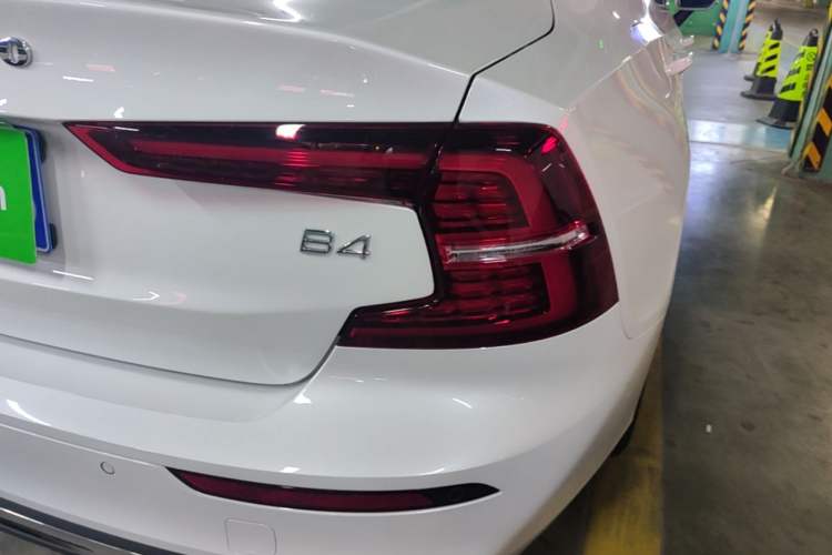 Used Volvo S60 2025 B4 Zhiyi Luxury Edition Right Rear Taillight