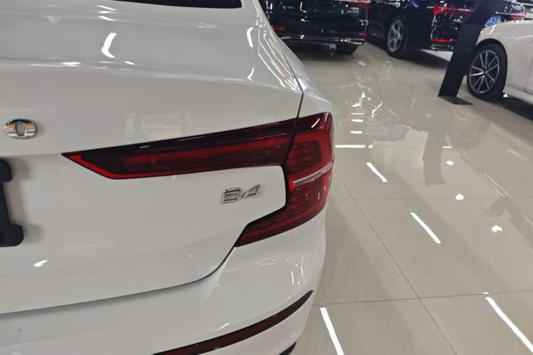 Used Volvo S60 2025 B4 Zhiyuan Luxury Edition Right Rear Taillight