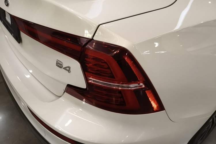 Used Volvo S60 2025 B4 Zhiyuan Luxury Edition Right Rear Taillight