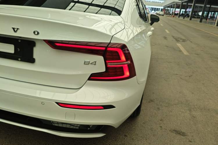 Used Volvo S60 2025 B4 Zhiyuan Sport Edition Right Rear Taillight