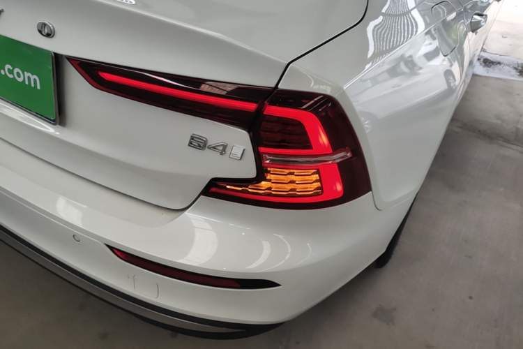 Used Volvo S60 2025 B4 Zhiyuan Luxury Edition Right Rear Taillight