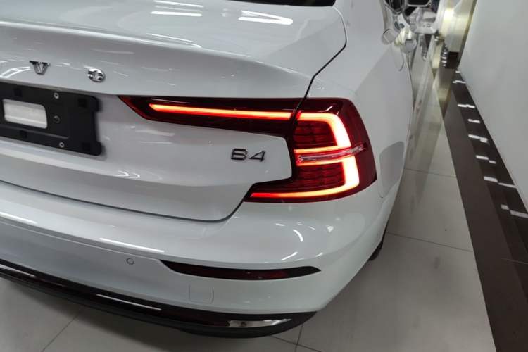 Used Volvo S60 2025 B4 Zhiyi Luxury Edition Right Rear Taillight
