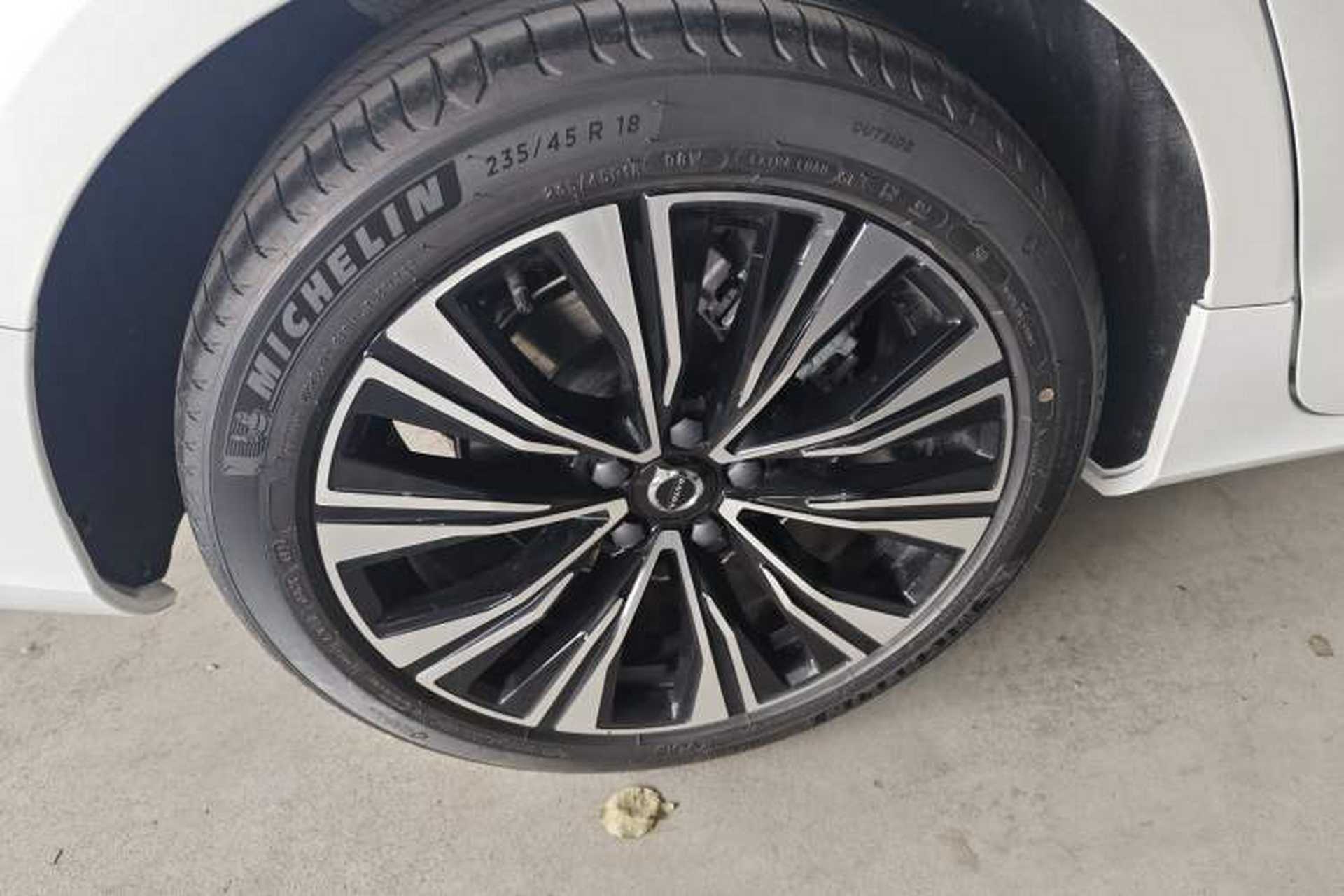 Used Volvo S60 2025 B4 Zhiyuan Luxury Edition Right Rear Wheel Hub