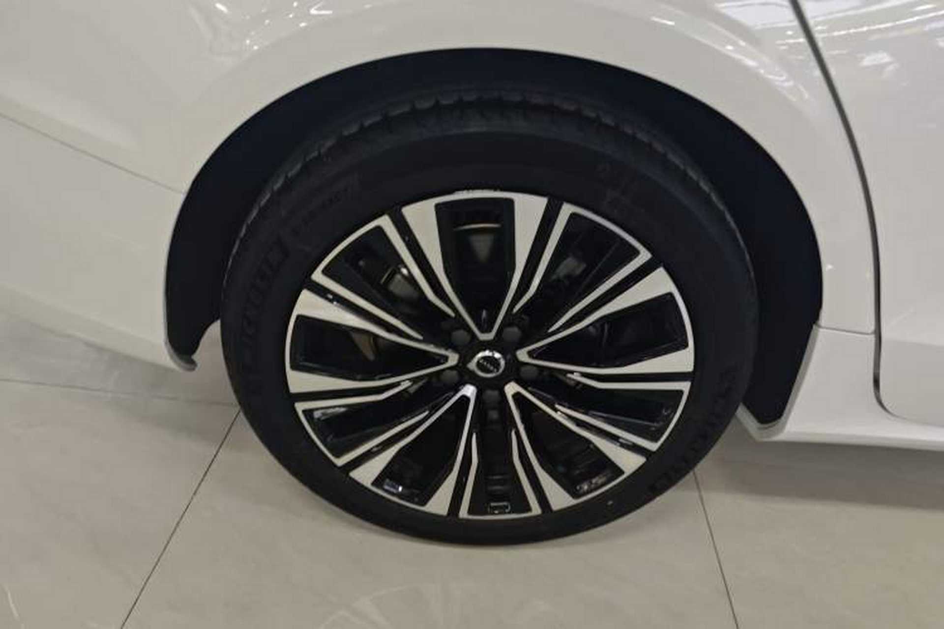 Used Volvo S60 2025 B4 Zhiyuan Luxury Edition Right Rear Wheel Hub