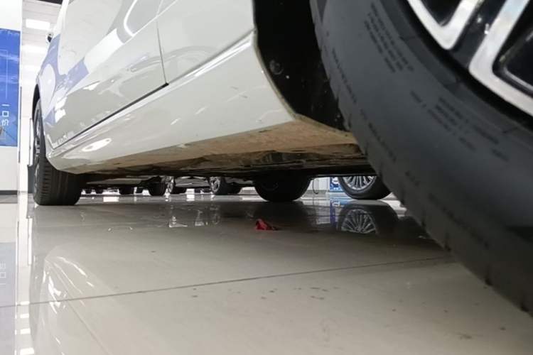 Used Volvo S60 2025 B4 Zhiyi Luxury Edition Right Side Sill