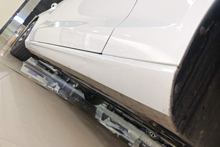Used Volvo S60 2025 B4 Zhiyi Luxury Edition Right Side Sill