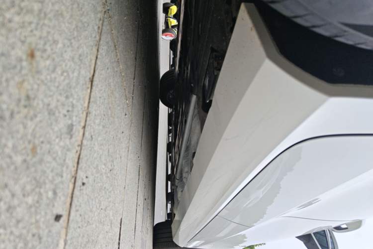 Used Volvo S60 2025 B4 Zhiyi Luxury Edition Right Side Sill