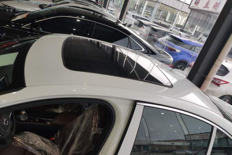 Used Volvo S60 2025 B4 Zhiyi Luxury Edition Roof