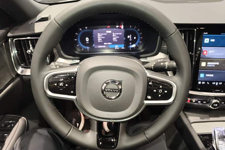 Used Volvo S60 2025 B5 Zhiya Sport Edition Steering Wheel