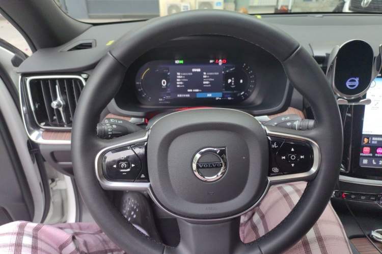 Used Volvo S60 2025 B4 Zhiyuan Luxury Edition Steering Wheel