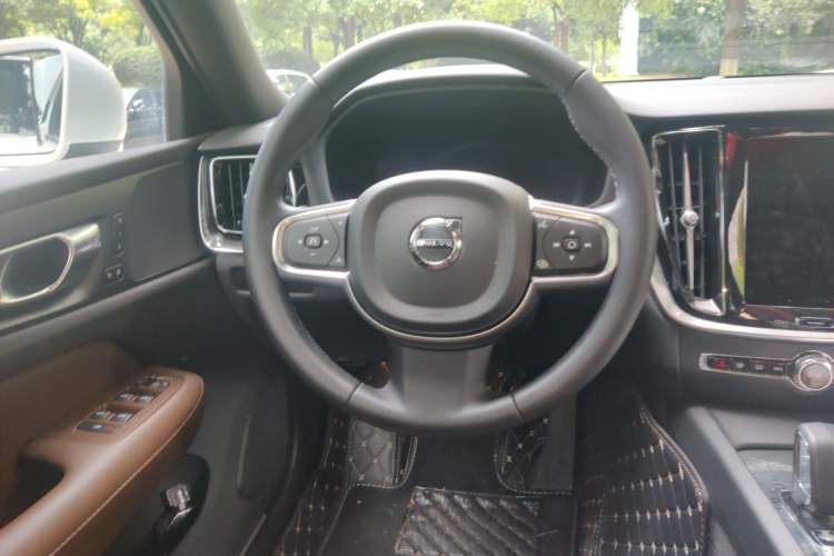 Used Volvo S60 2025 B4 Zhiyi Luxury Edition Steering Wheel