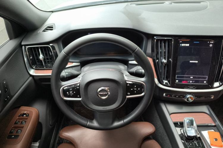 Used Volvo S60 2025 B4 Zhiyuan Luxury Edition Steering Wheel