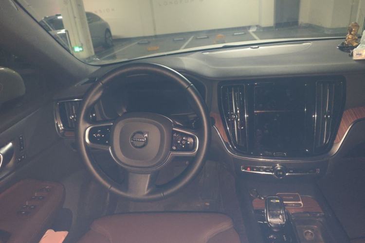 Used Volvo S60 2025 B4 Zhiyuan Luxury Edition Steering Wheel