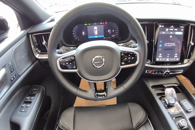 Used Volvo S60 2025 B5 Zhiya Sport Edition Steering Wheel
