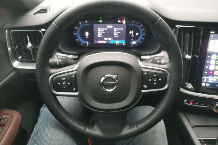 Used Volvo S60 2025 B4 Zhiyi Luxury Edition Steering Wheel