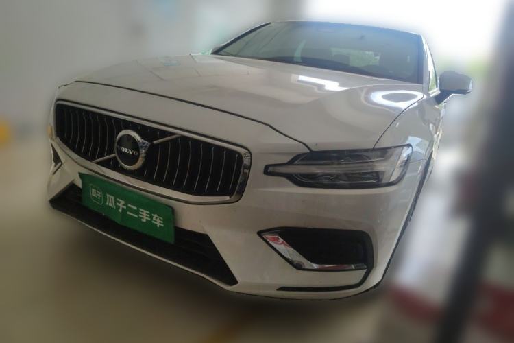 Volvo S60 2025 B4 Zhiyi Luxury Edition