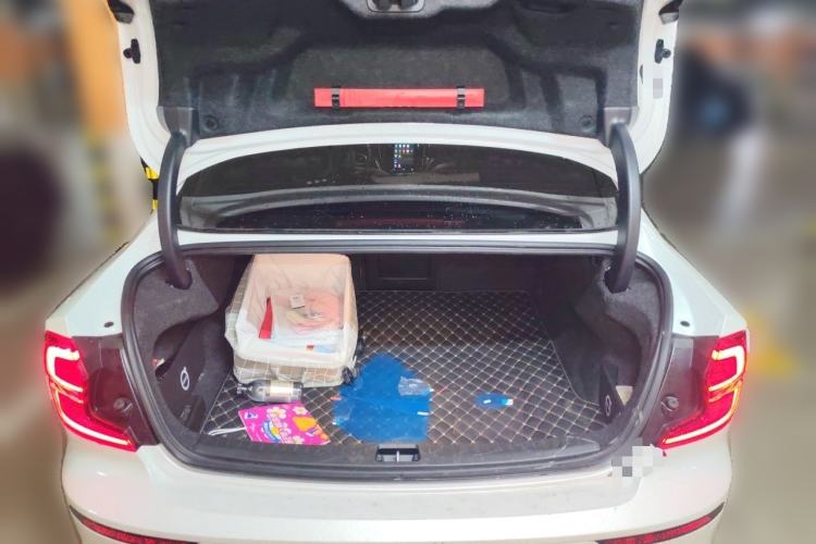 Used Volvo S60 2025 B4 Zhiyuan Luxury Edition Trunk