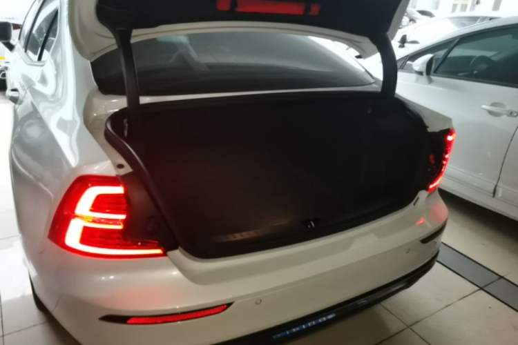 Used Volvo S60 2025 B4 Zhiyi Luxury Edition Trunk