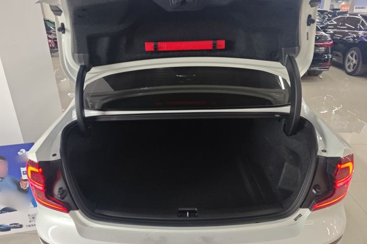 Used Volvo S60 2025 B4 Zhiyuan Luxury Edition Trunk