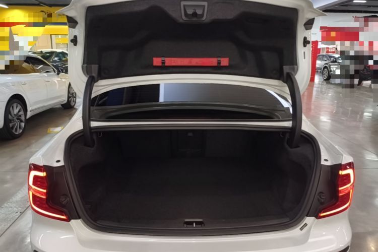 Used Volvo S60 2025 B4 Zhiyuan Luxury Edition Trunk