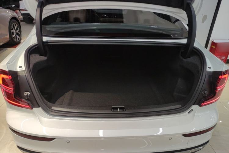 Used Volvo S60 2025 B4 Zhiyi Luxury Edition Trunk