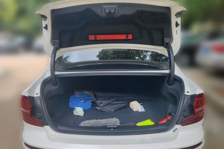 Used Volvo S60 2025 B4 Zhiyi Luxury Edition Trunk