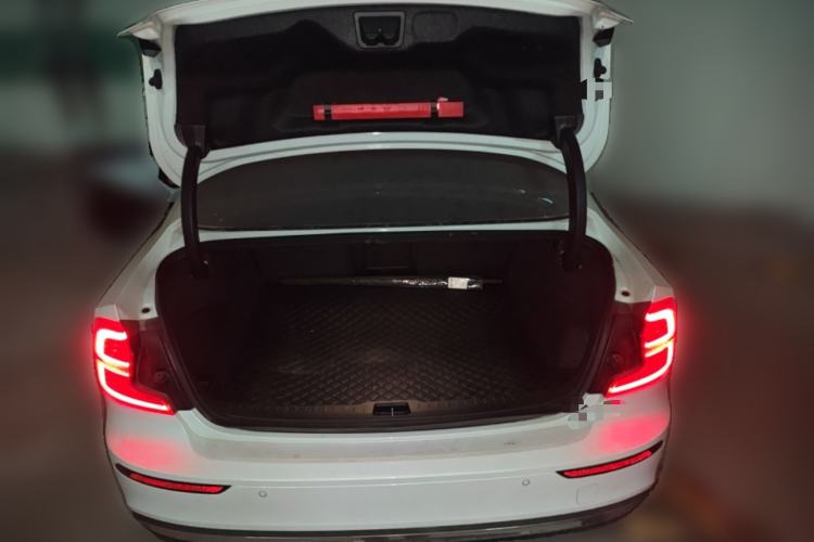 Used Volvo S60 2025 B4 Zhiyi Luxury Edition Trunk