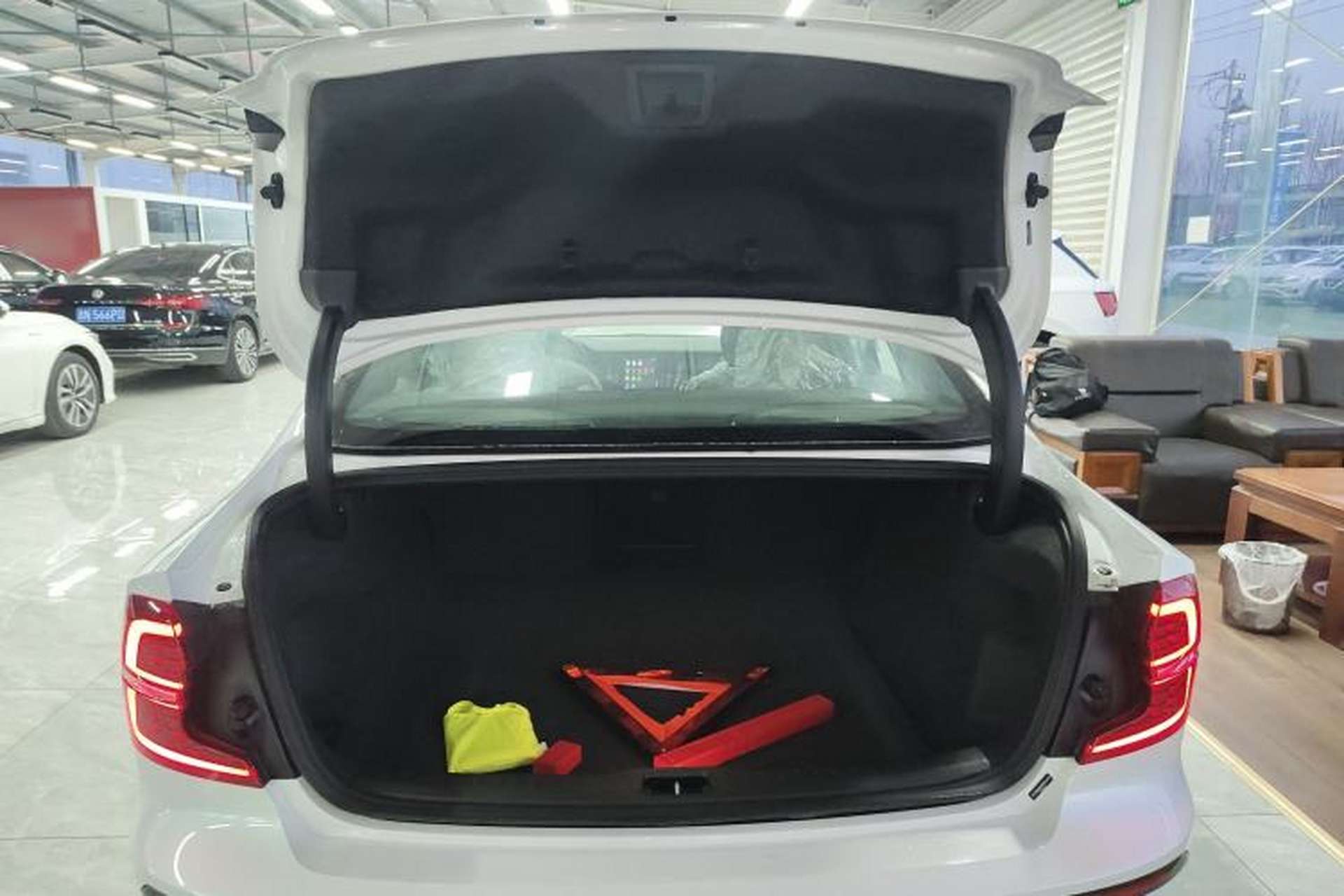 Used Volvo S60 2025 B4 Zhiyuan Luxury Edition Trunk