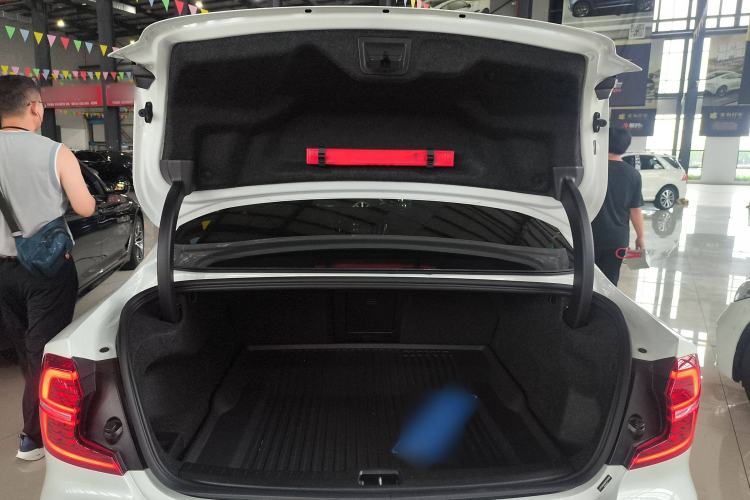 Used Volvo S60 2025 B4 Zhiyuan Luxury Edition Trunk