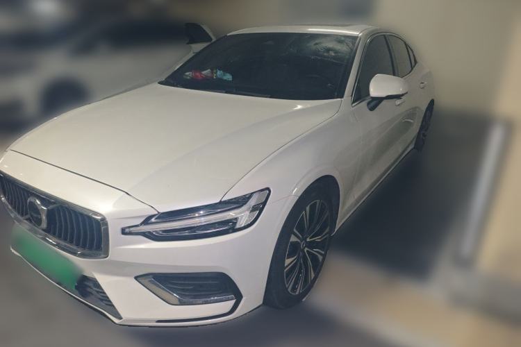 Used Volvo S60 2025 B4 Zhiyuan Luxury Edition Guazi used car, China used car export, Used car for sale, Used cars, Cheapest cars for sale
