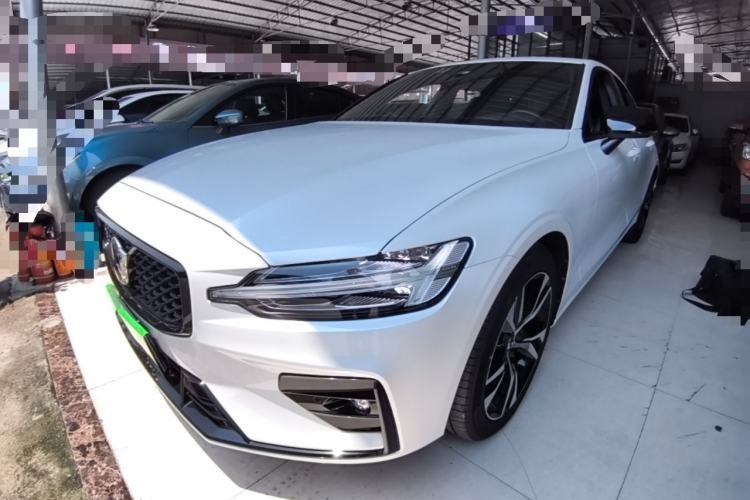 Used Volvo S60 2025 B5 Zhiya Sport Edition Guazi used car, China used car export, Used car for sale, Used  cars, Cheapest cars for sale