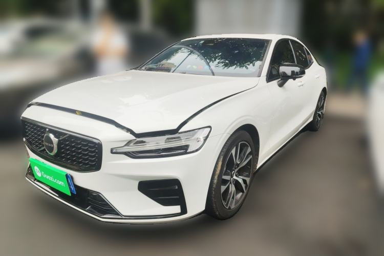 Volvo S60 2025 B4 Zhiyuan Sport Edition
