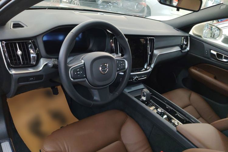Used Volvo S60 2025 B4 Zhiyi Luxury Edition Center Console