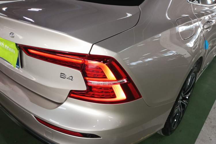 Used Volvo S60 2025 B4 Zhiyuan Luxury Edition Exterior 6