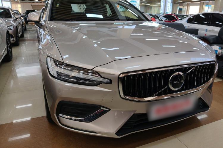 Used Volvo S60 2025 B4 Zhiyi Luxury Edition Front