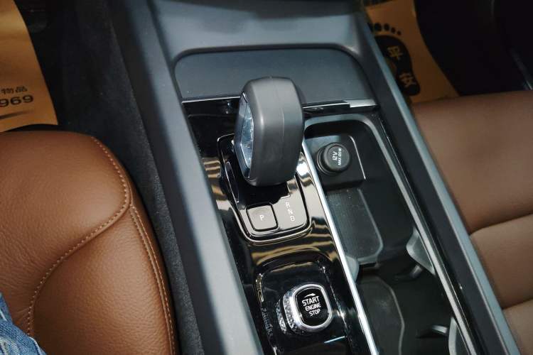Used Volvo S60 2025 B4 Zhiyi Luxury Edition Gear Lever