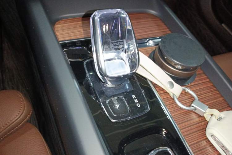 Used Volvo S60 2025 B4 Zhiyuan Luxury Edition Gear Lever