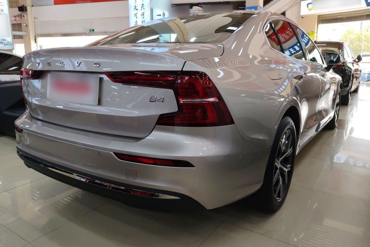 Used Volvo S60 2025 B4 Zhiyi Luxury Edition Rear Right 45 Deg