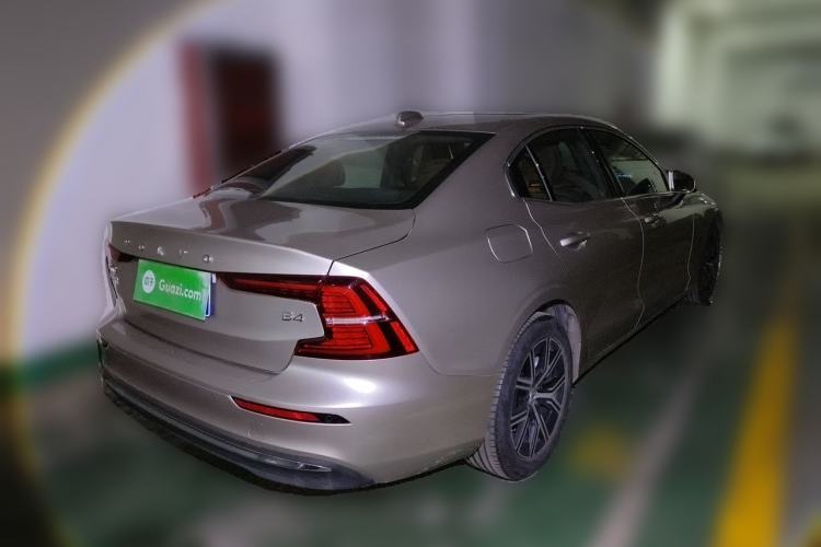 Used Volvo S60 2025 B4 Zhiyi Luxury Edition Rear Right 45 Deg