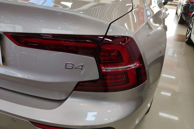 Used Volvo S60 2025 B4 Zhiyi Luxury Edition Right Rear Taillight
