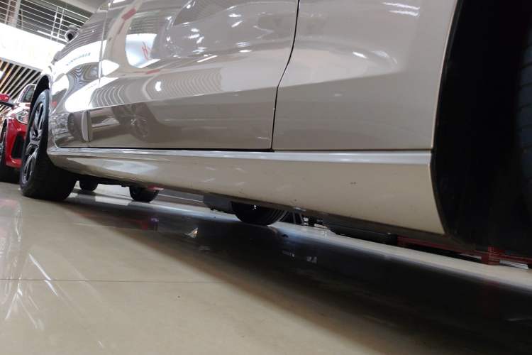 Used Volvo S60 2025 B4 Zhiyi Luxury Edition Right Side Sill