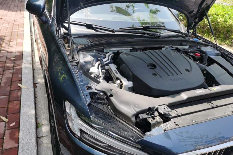 Used Volvo S60 2026 Model B4 Zhiyi Luxury Edition Engine Bay Right