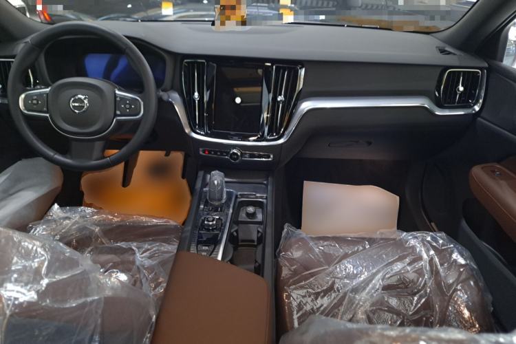 Used Volvo S60 2026 Model B4 Zhiyi Luxury Edition Center Console